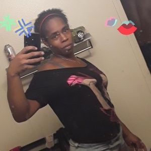 Meet your Posher, Nia